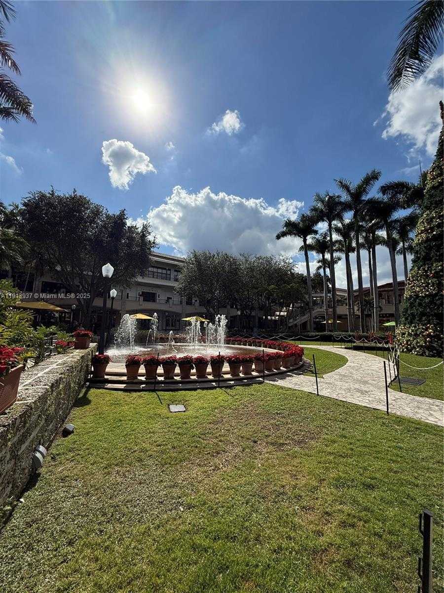 Small Image of 4100 SALZEDO ST #811, Coral Gables Number 6