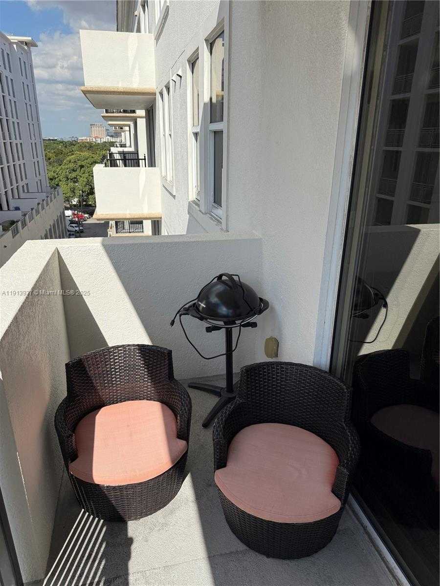 Small Image of 4100 SALZEDO ST #811, Coral Gables Number 9