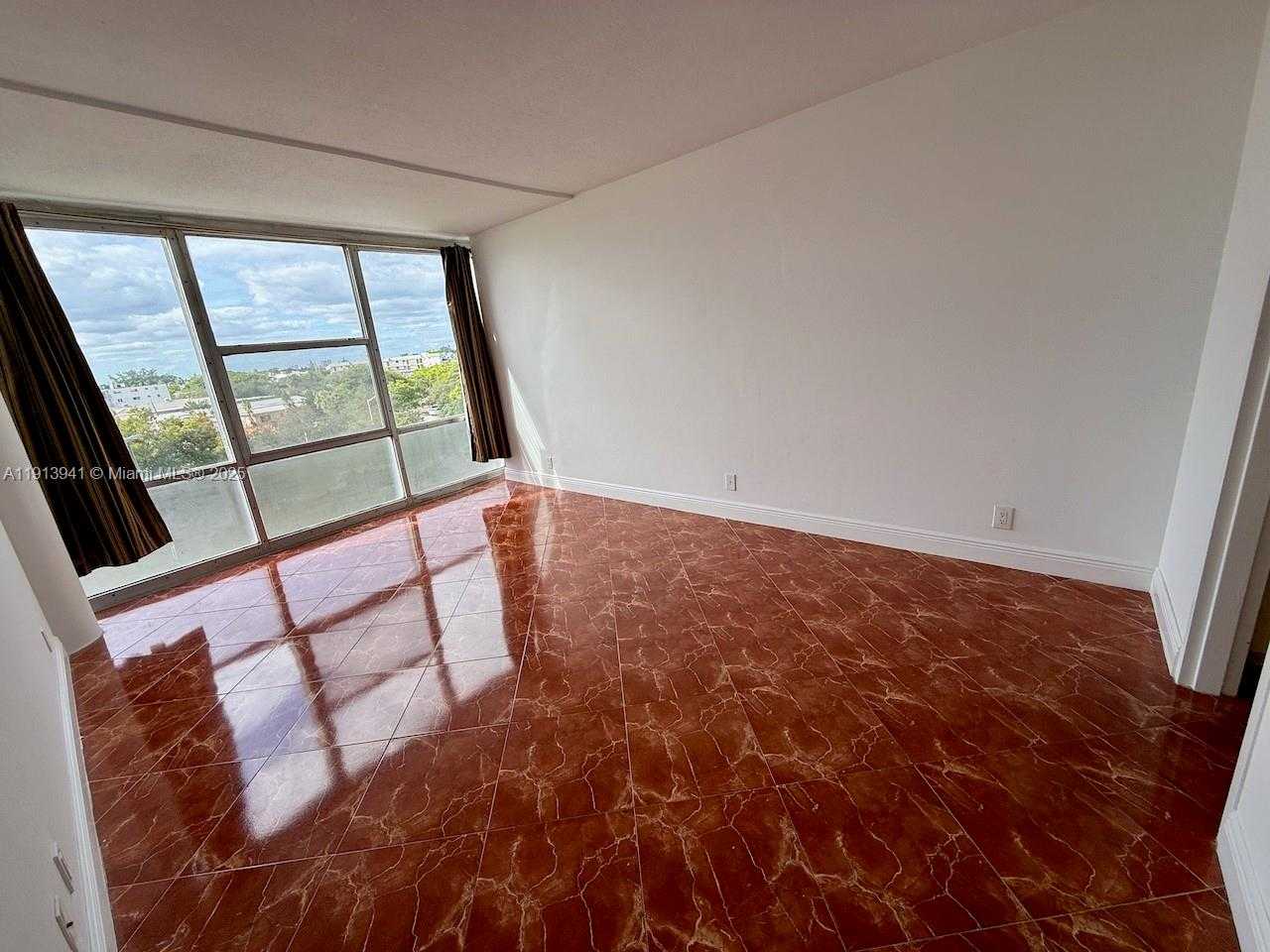 Small Image of 900 BAY DR #419, Miami Beach Number 12