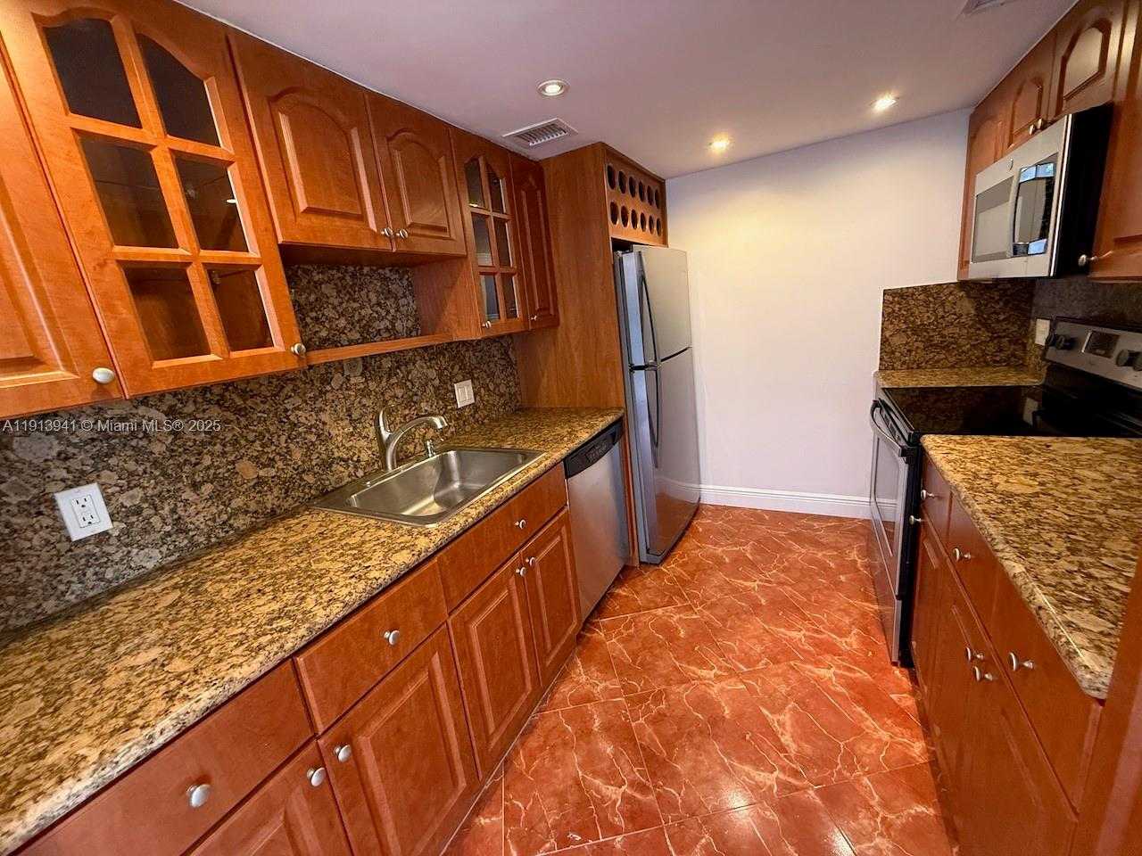 Small Image of 900 BAY DR #419, Miami Beach Number 2