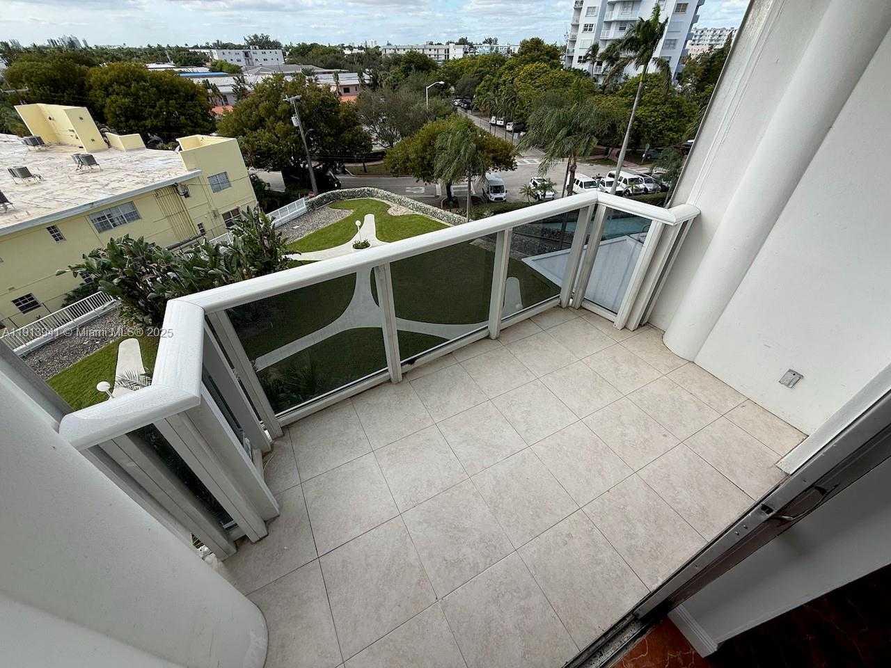 Small Image of 900 BAY DR #419, Miami Beach Number 23
