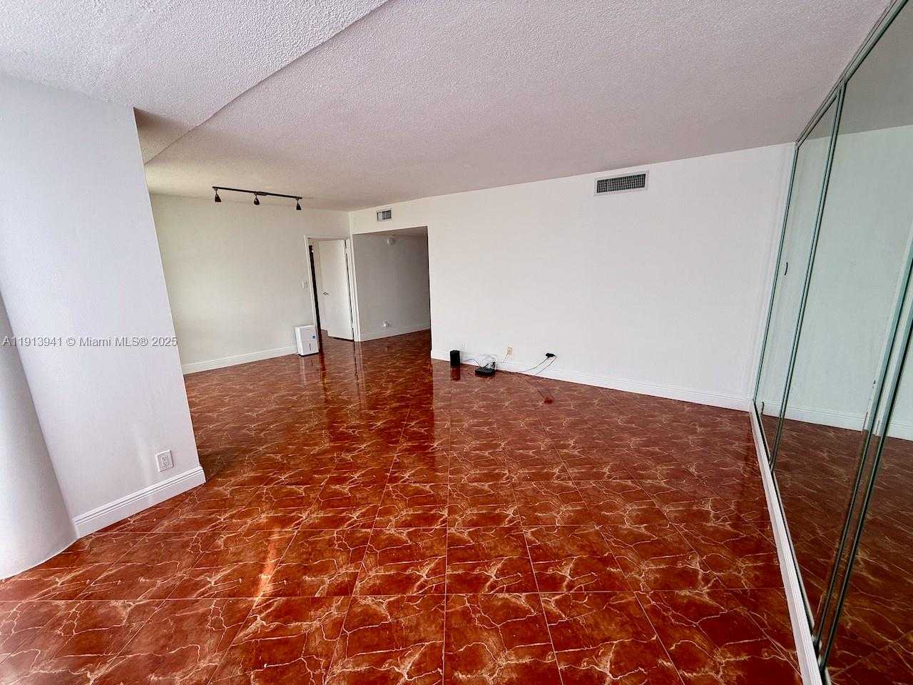 Small Image of 900 BAY DR #419, Miami Beach Number 8