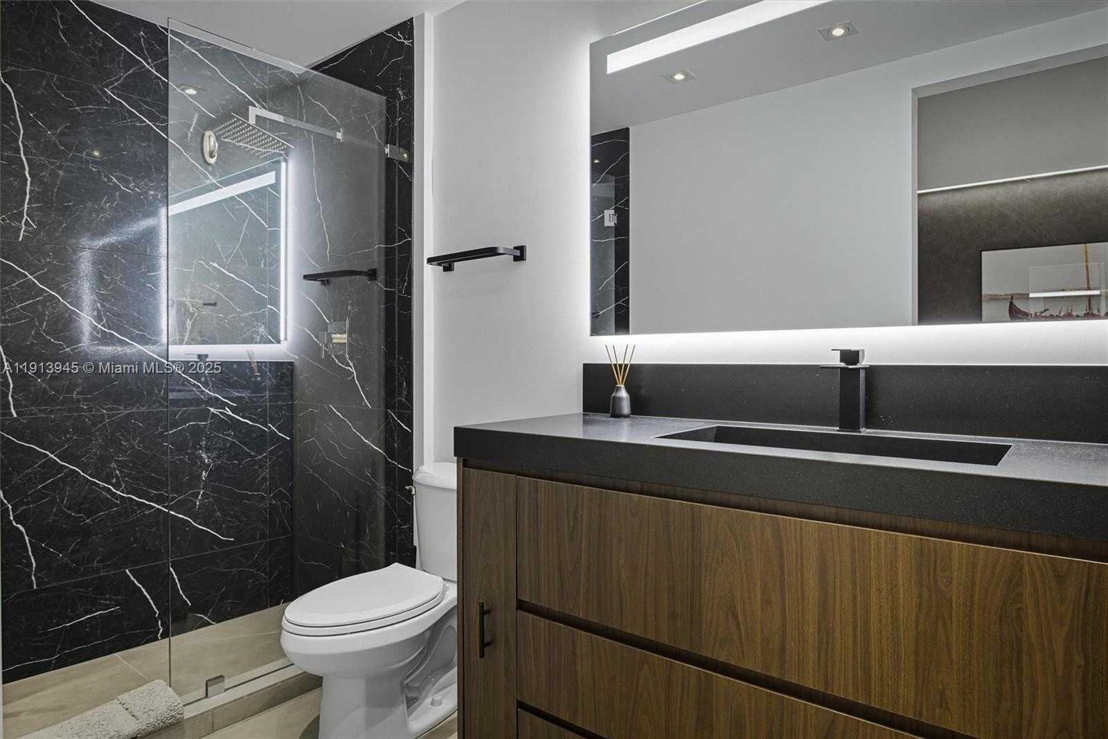 Small Image of 2301 COLLINS AVE #1634, Miami Beach Number 27