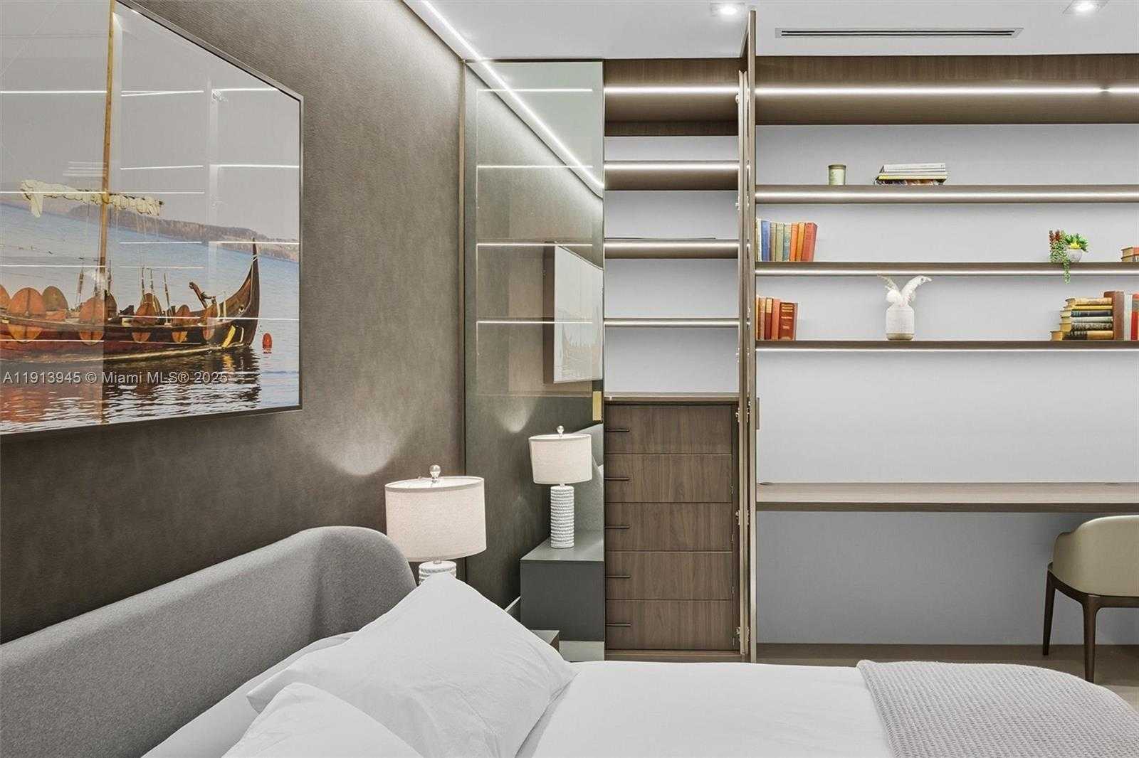 Small Image of 2301 COLLINS AVE #1634, Miami Beach Number 31