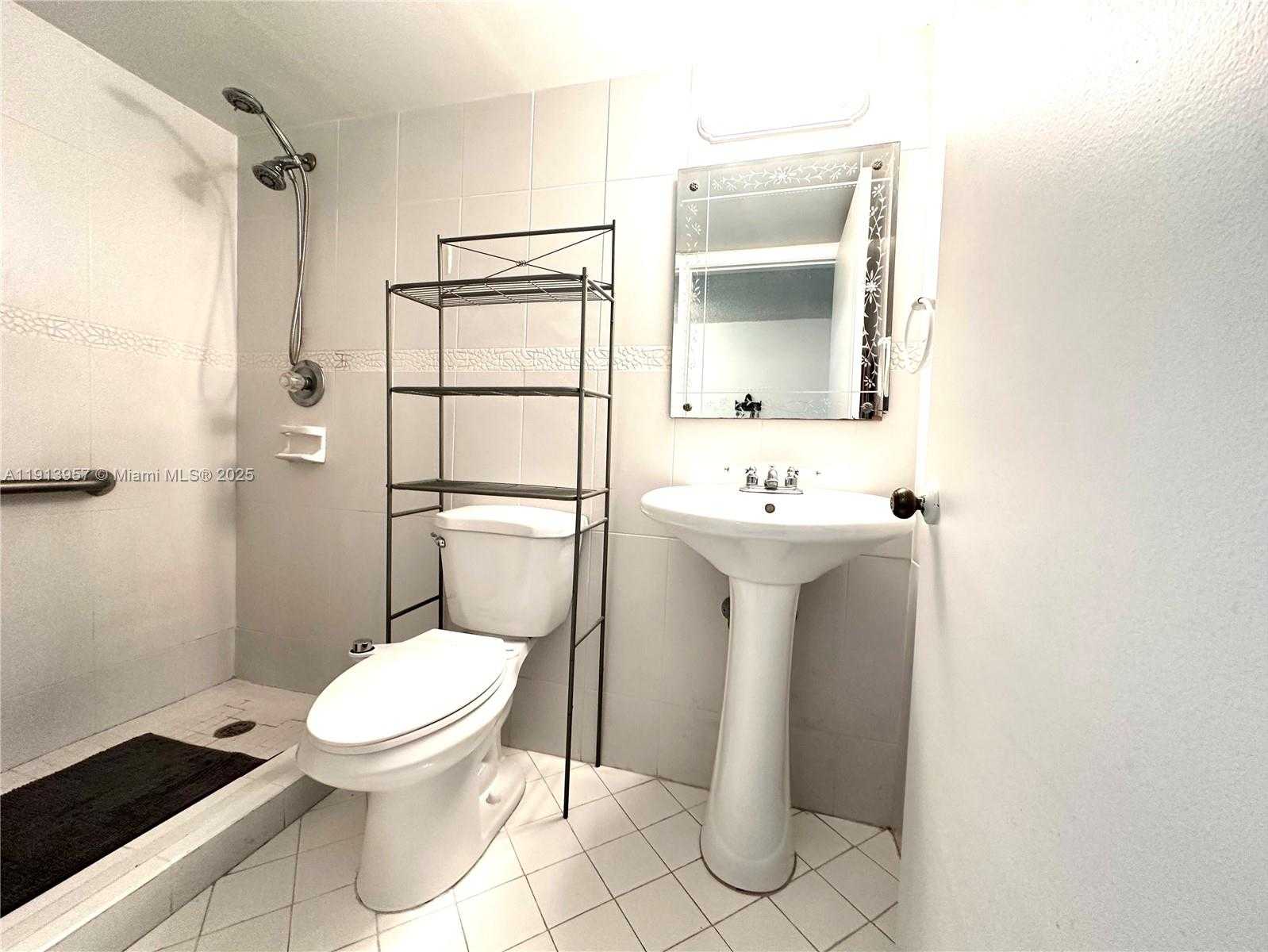 Small Image of 1665 BAY RD #316, Miami Beach Number 11