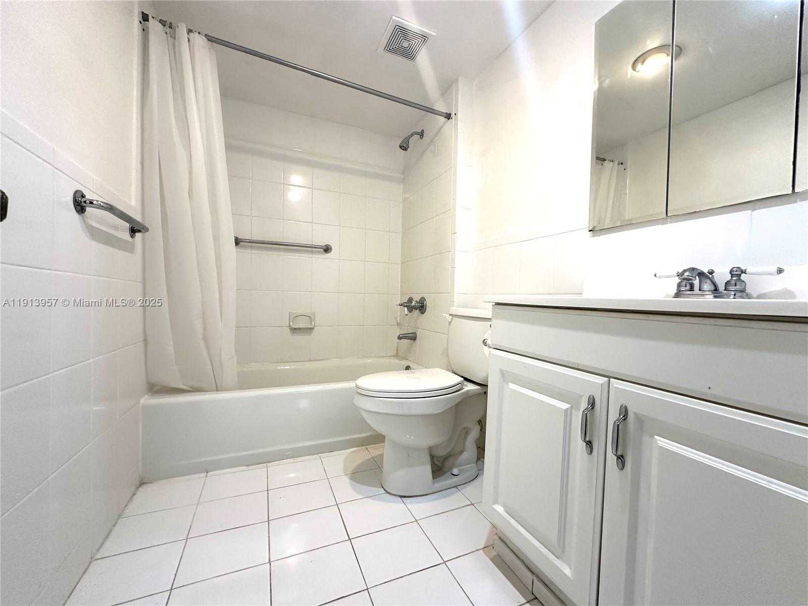 Small Image of 1665 BAY RD #316, Miami Beach Number 9