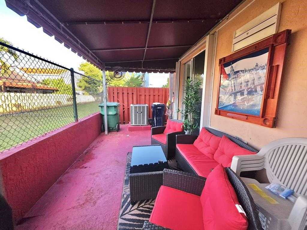 Small Image of 15871 SOUTH WEST 86TH TER, Miami Number 11