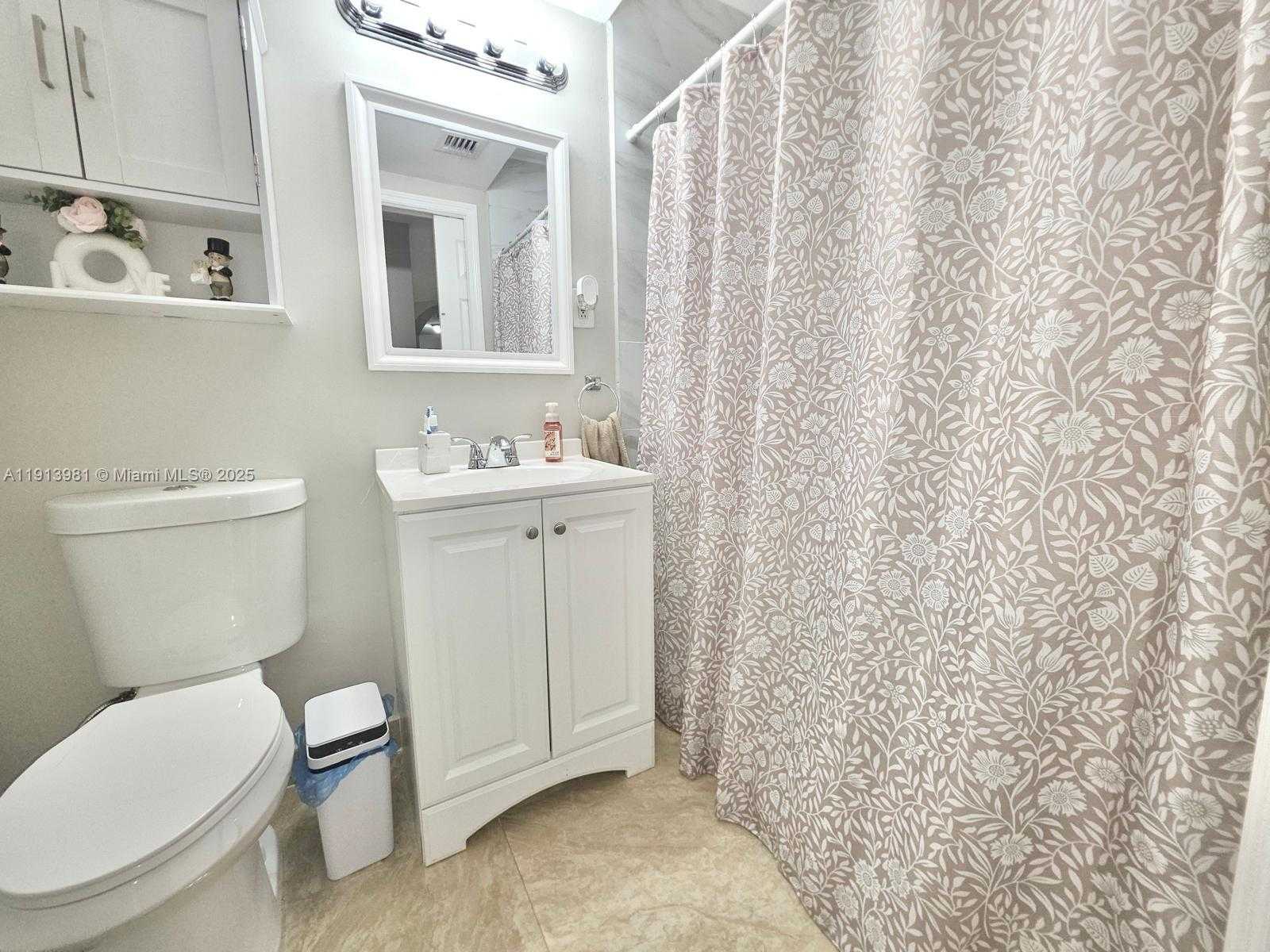 Small Image of 15871 SOUTH WEST 86TH TER, Miami Number 14