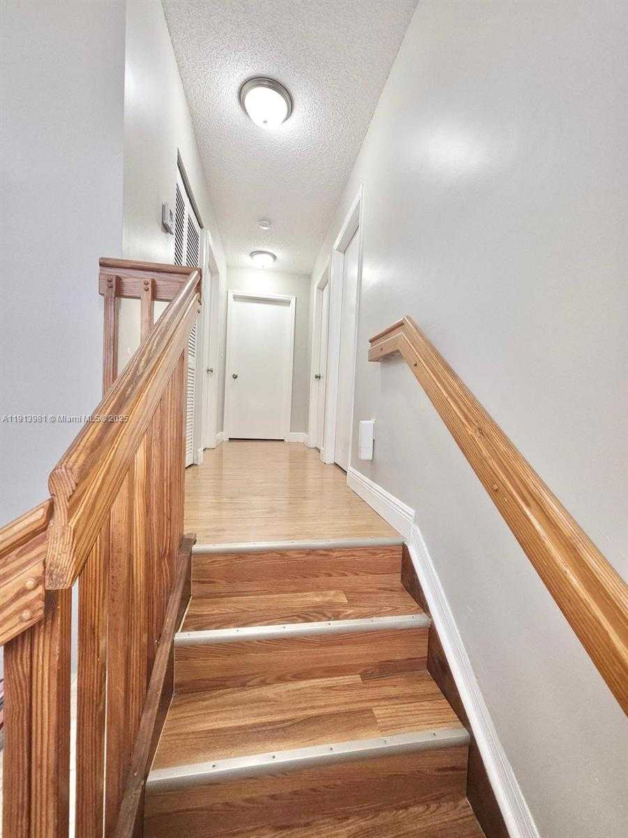 Small Image of 15871 SOUTH WEST 86TH TER, Miami Number 17