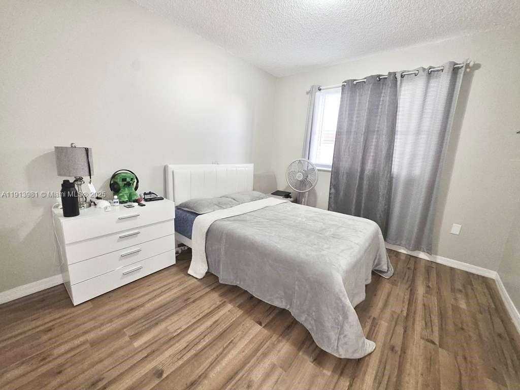 Small Image of 15871 SOUTH WEST 86TH TER, Miami Number 20