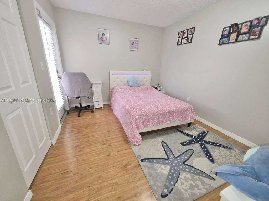 Small Image of 15871 SOUTH WEST 86TH TER, Miami Number 21