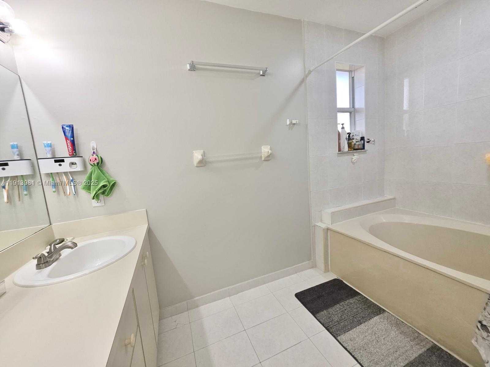 Small Image of 15871 SOUTH WEST 86TH TER, Miami Number 26