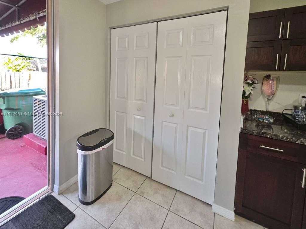 Small Image of 15871 SOUTH WEST 86TH TER, Miami Number 8