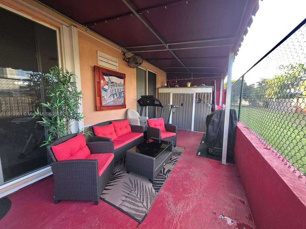 Small Image of 15871 SOUTH WEST 86TH TER, Miami Number 9