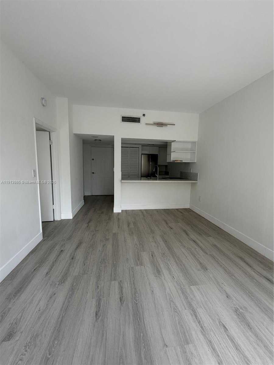 Small Image of 540 BRICKELL KEY DR #301, Miami Number 2