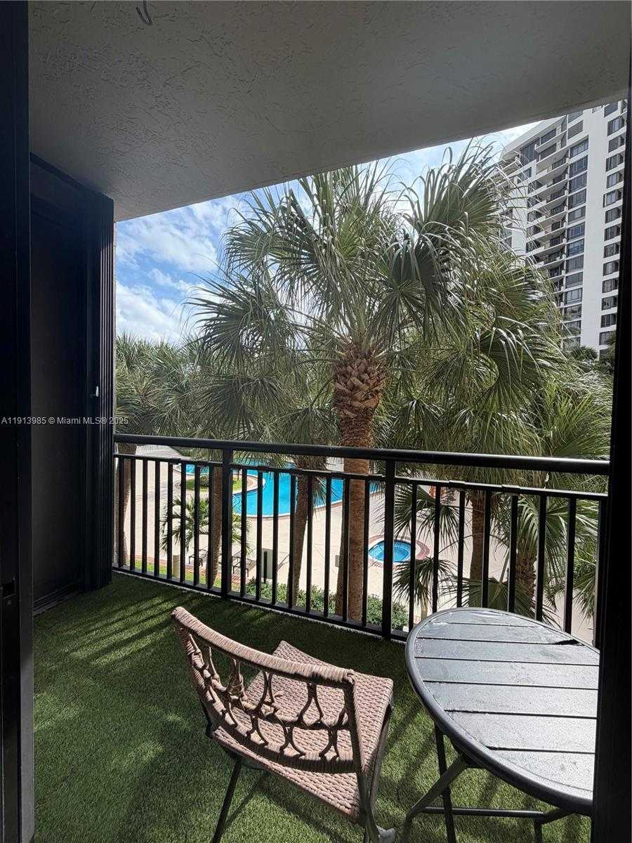 Small Image of 540 BRICKELL KEY DR #301, Miami Number 9