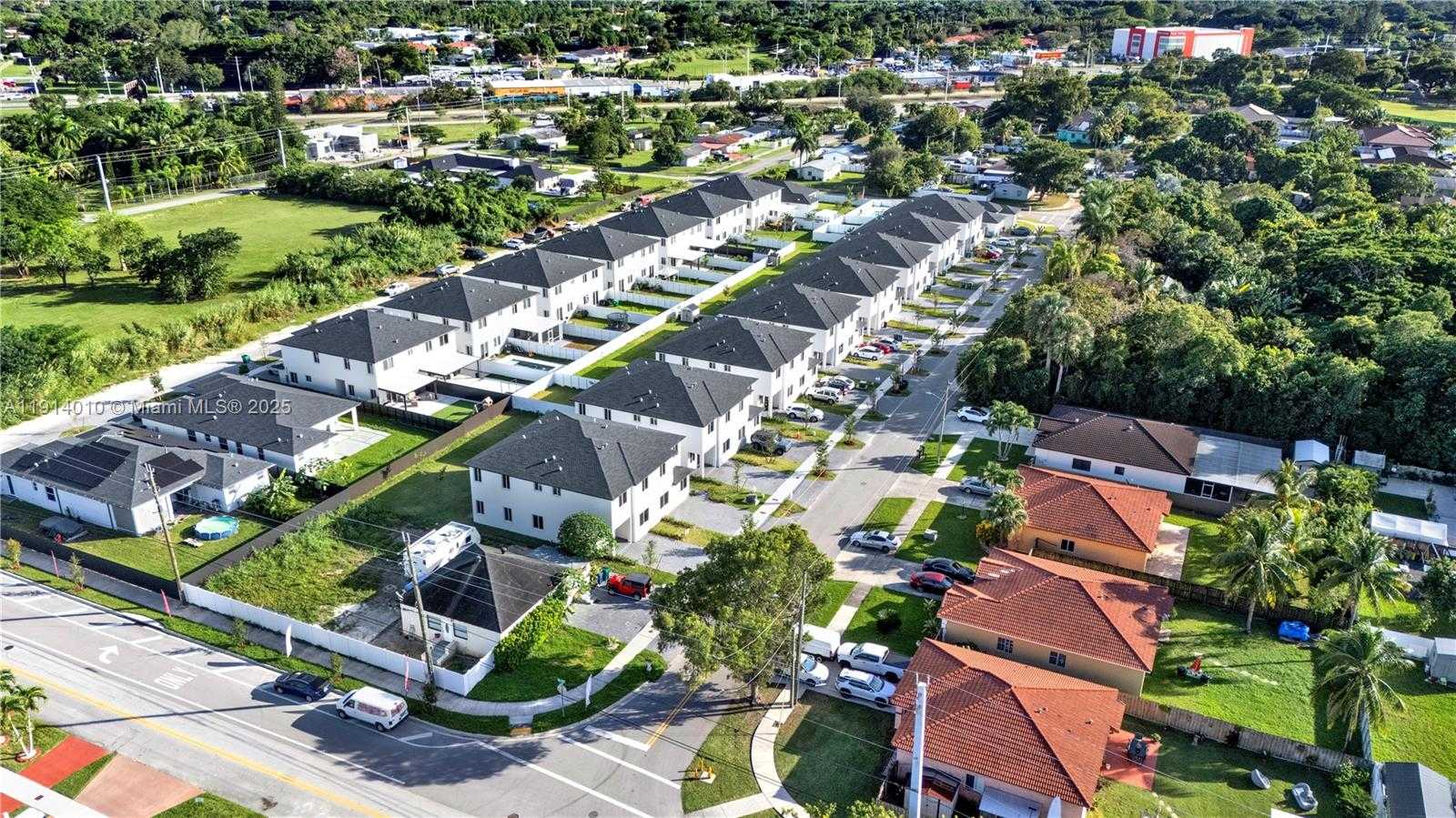 Small Image of 22535 SOUTH WEST 125TH AVE #22535, Miami Number 47