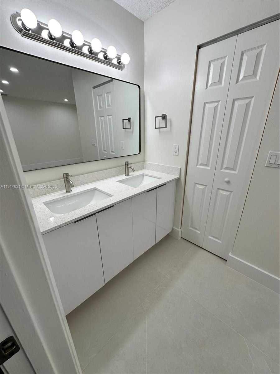 Small Image of 5151 SW 121 TERRACE #5151, Cooper City Number 24