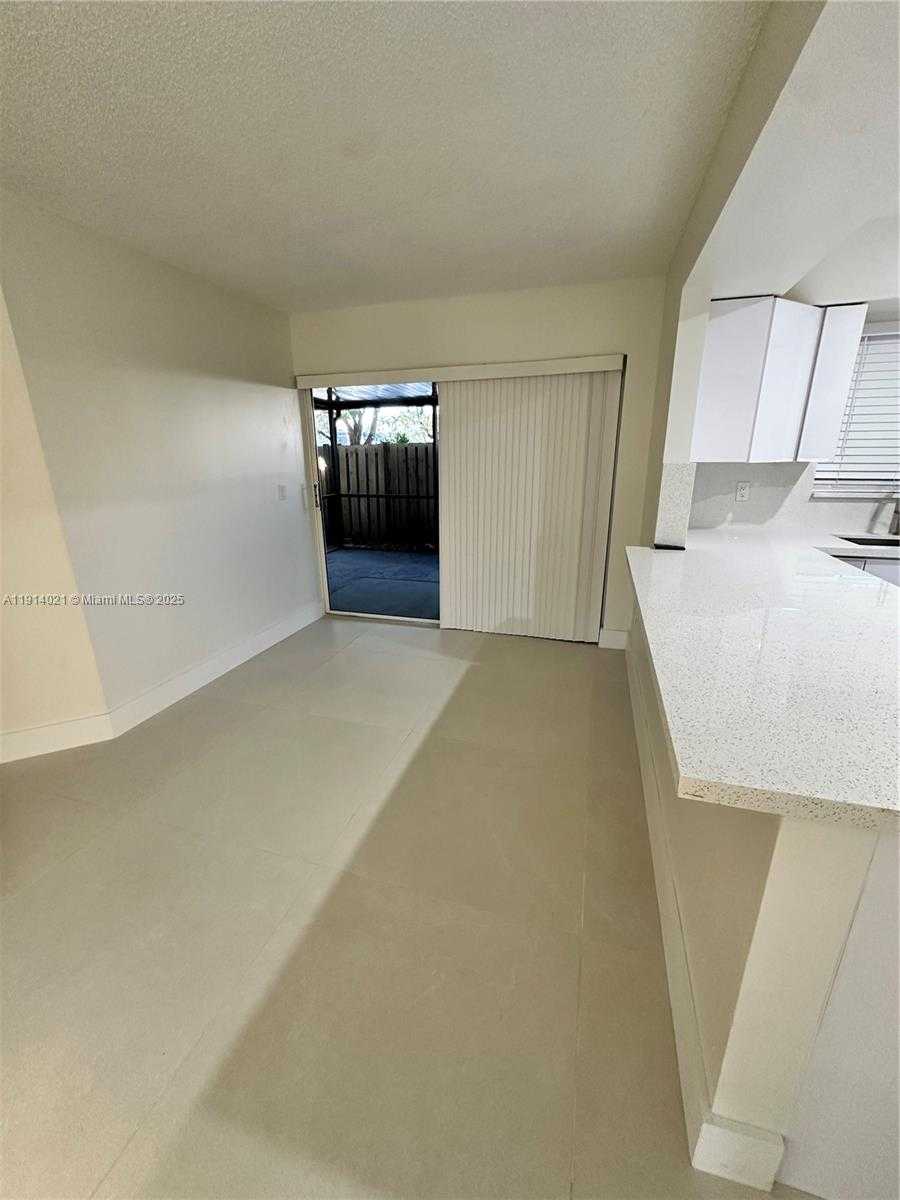 Small Image of 5151 SW 121 TERRACE #5151, Cooper City Number 6