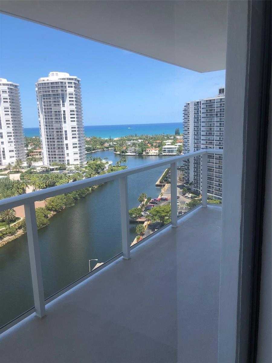 Small Image of Aventura Number 4