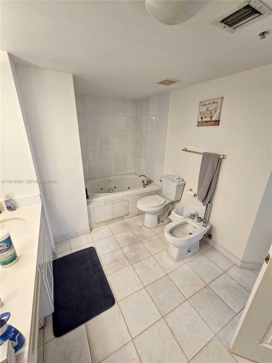 Small Image of 6301 COLLINS AVE #901, Miami Beach Number 18