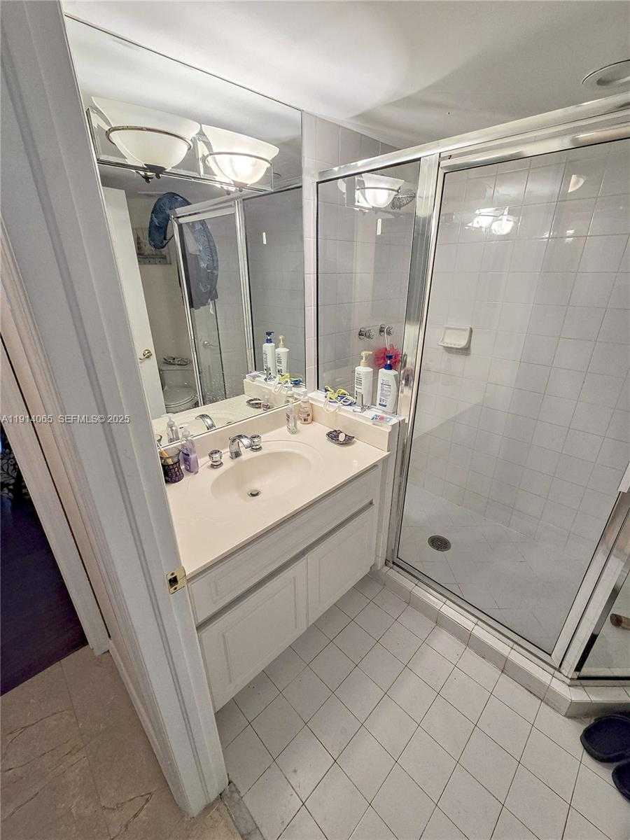 Small Image of 6301 COLLINS AVE #901, Miami Beach Number 21