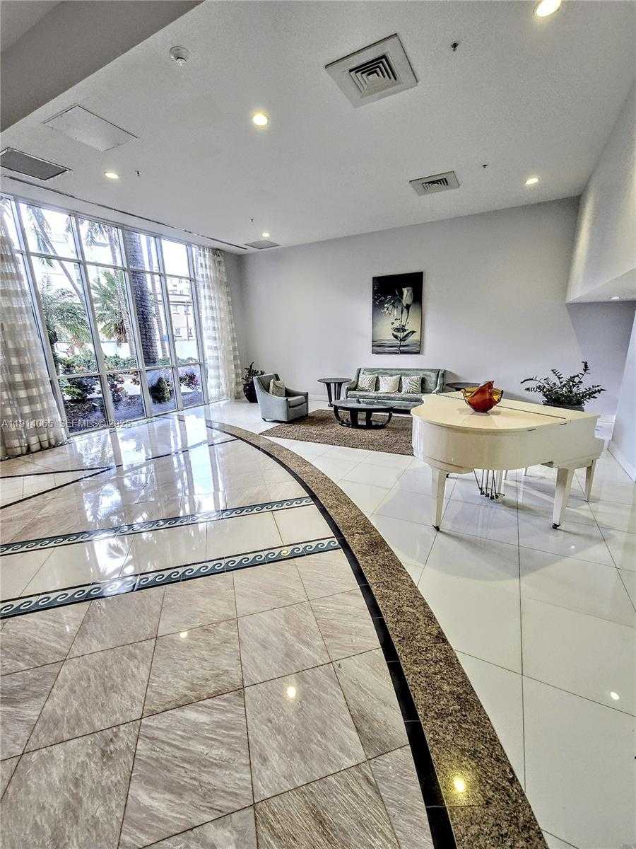 Small Image of 6301 COLLINS AVE #901, Miami Beach Number 32