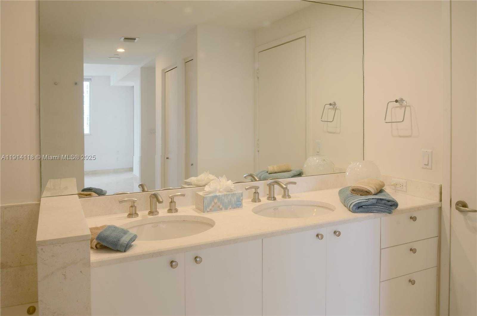 Small Image of 901 BRICKELL KEY BLVD #705, Miami Number 12