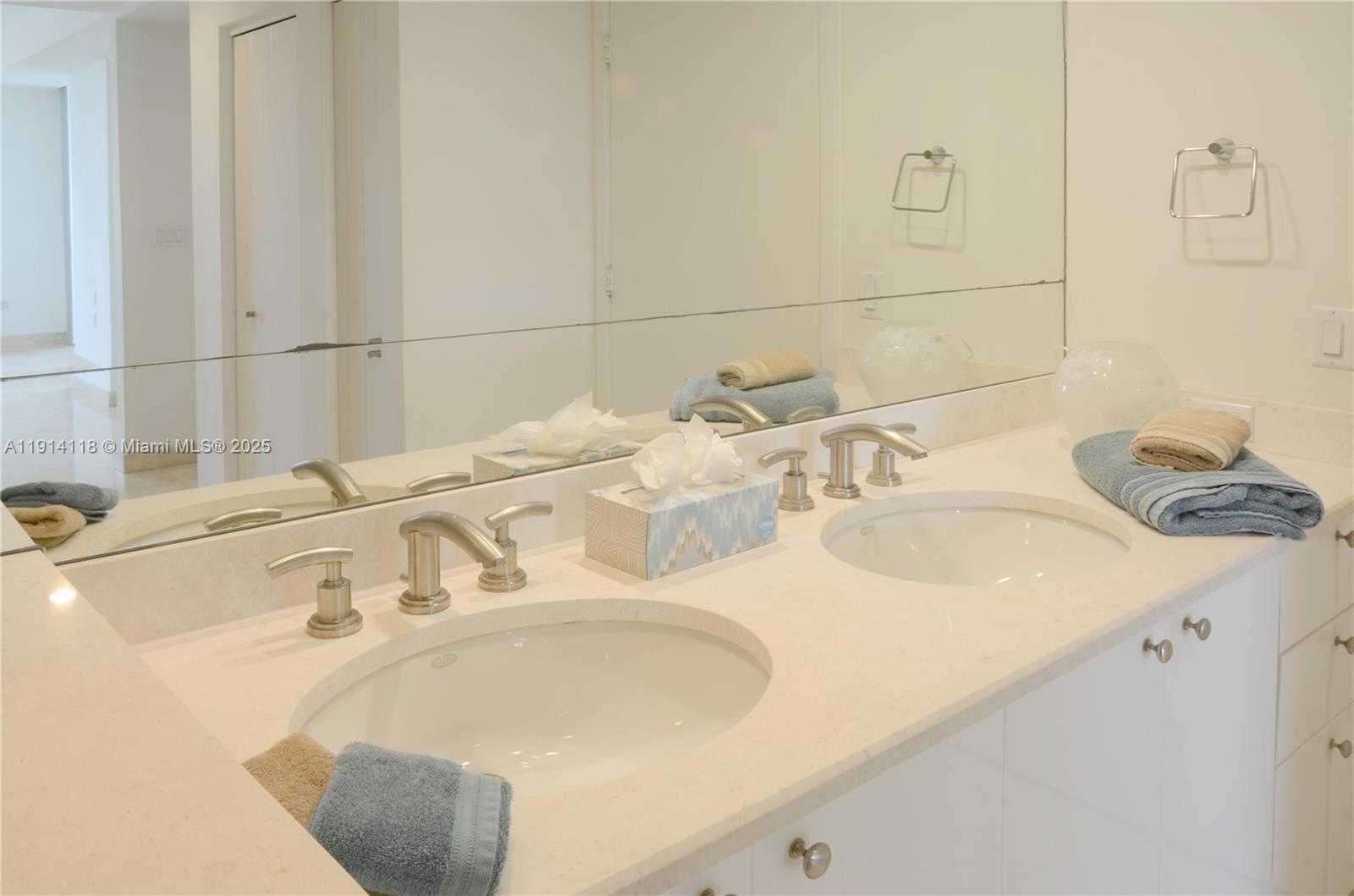 Small Image of 901 BRICKELL KEY BLVD #705, Miami Number 15