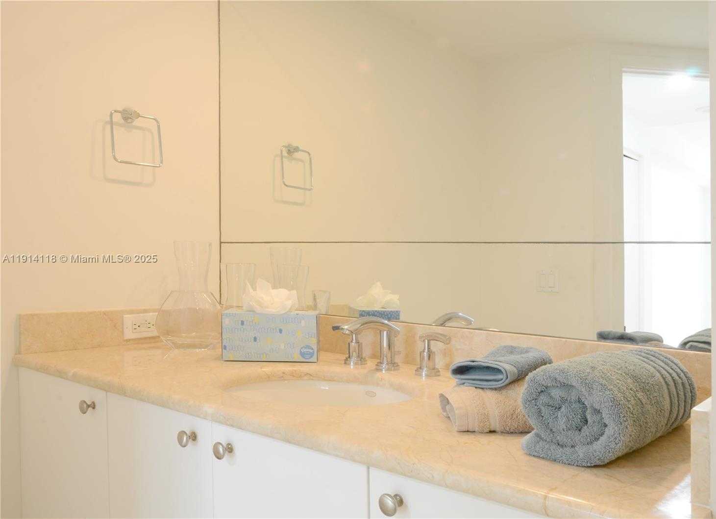 Small Image of 901 BRICKELL KEY BLVD #705, Miami Number 24