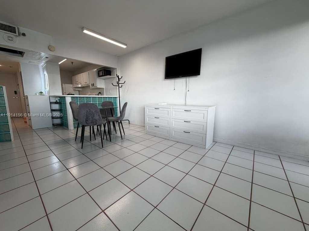 Small Image of 100 LINCOLN RD #1609, Miami Beach Number 4