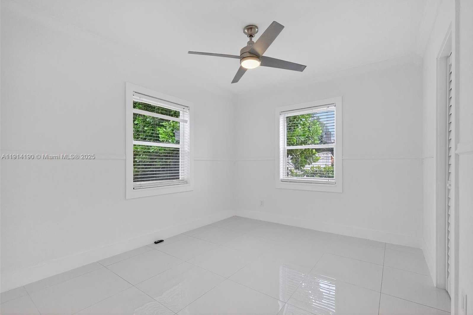 Small Image of 465 NORTH WEST 153RD ST, Miami Number 10