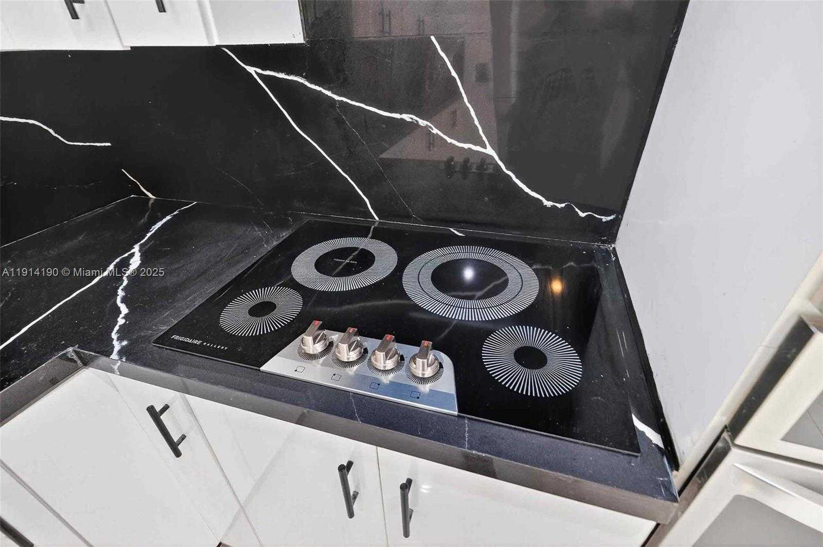 Small Image of 465 NORTH WEST 153RD ST, Miami Number 25