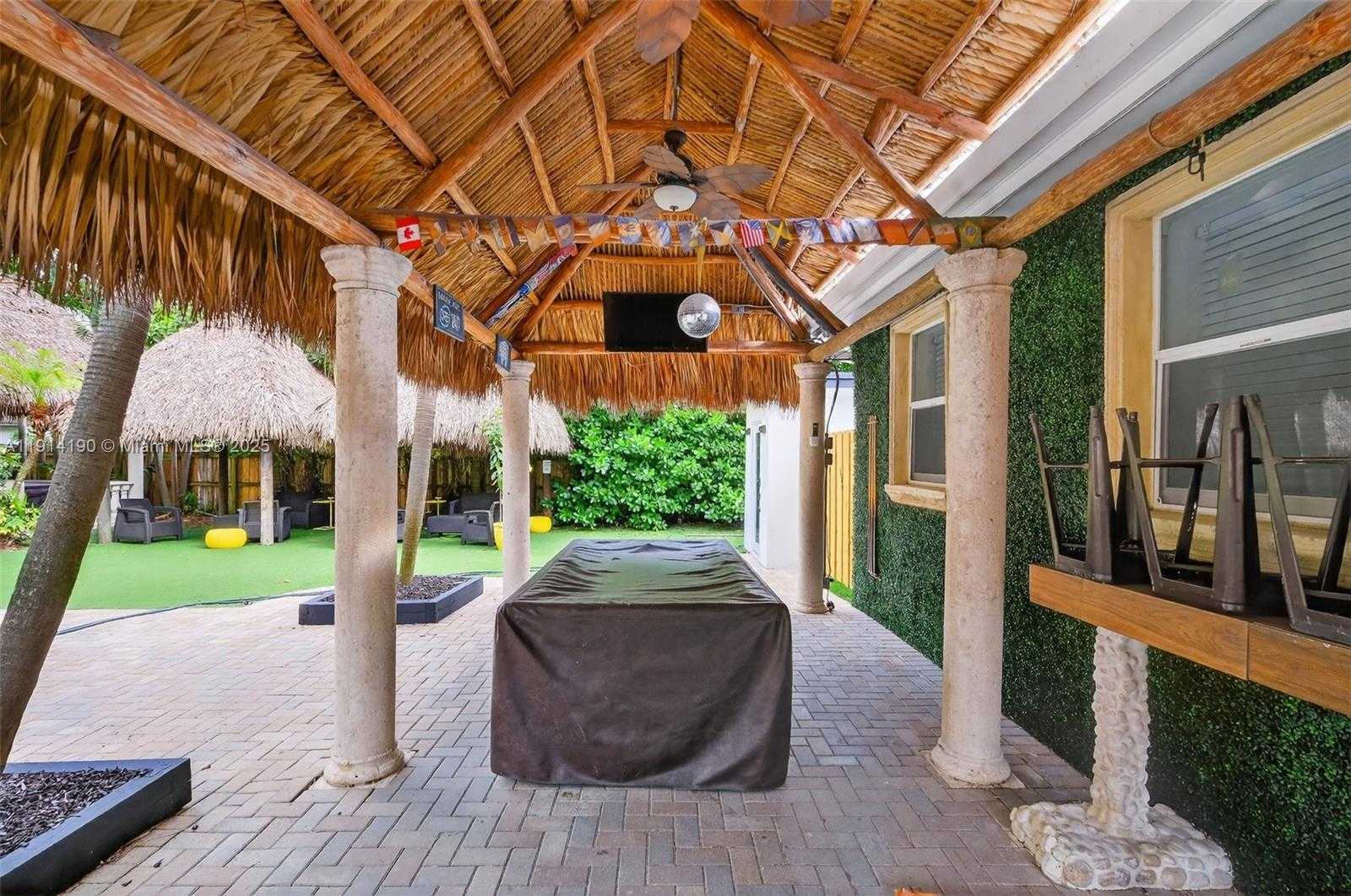 Small Image of 465 NORTH WEST 153RD ST, Miami Number 31