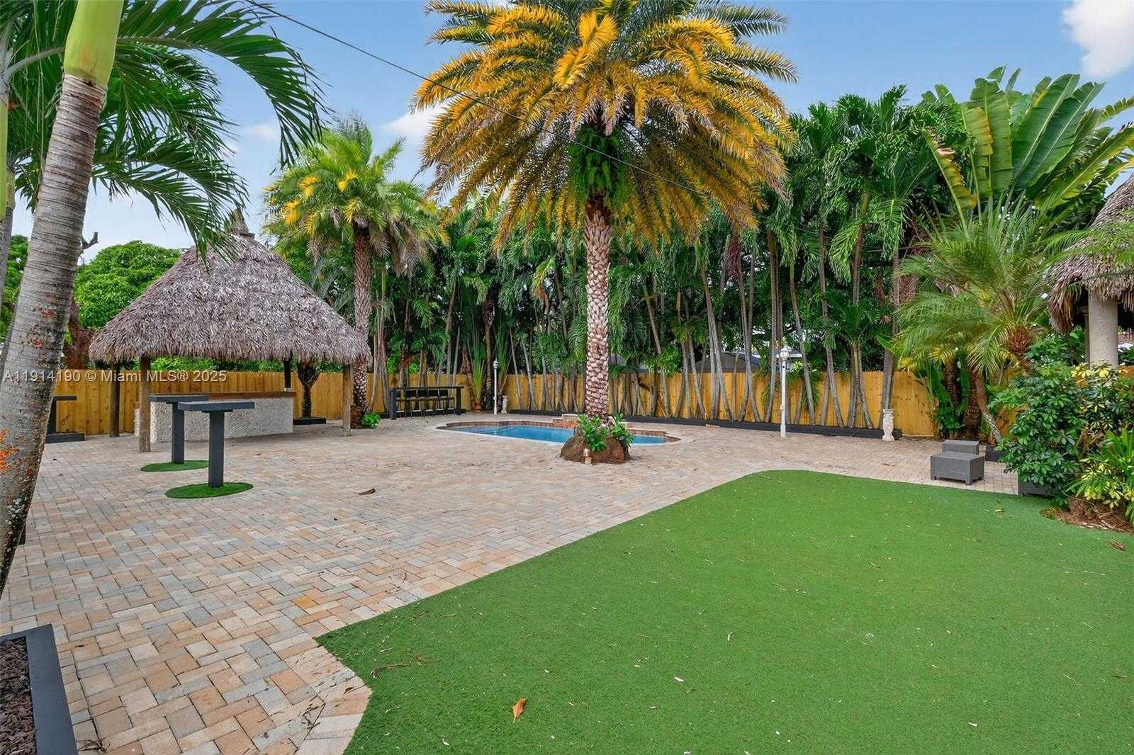 Small Image of 465 NORTH WEST 153RD ST, Miami Number 32