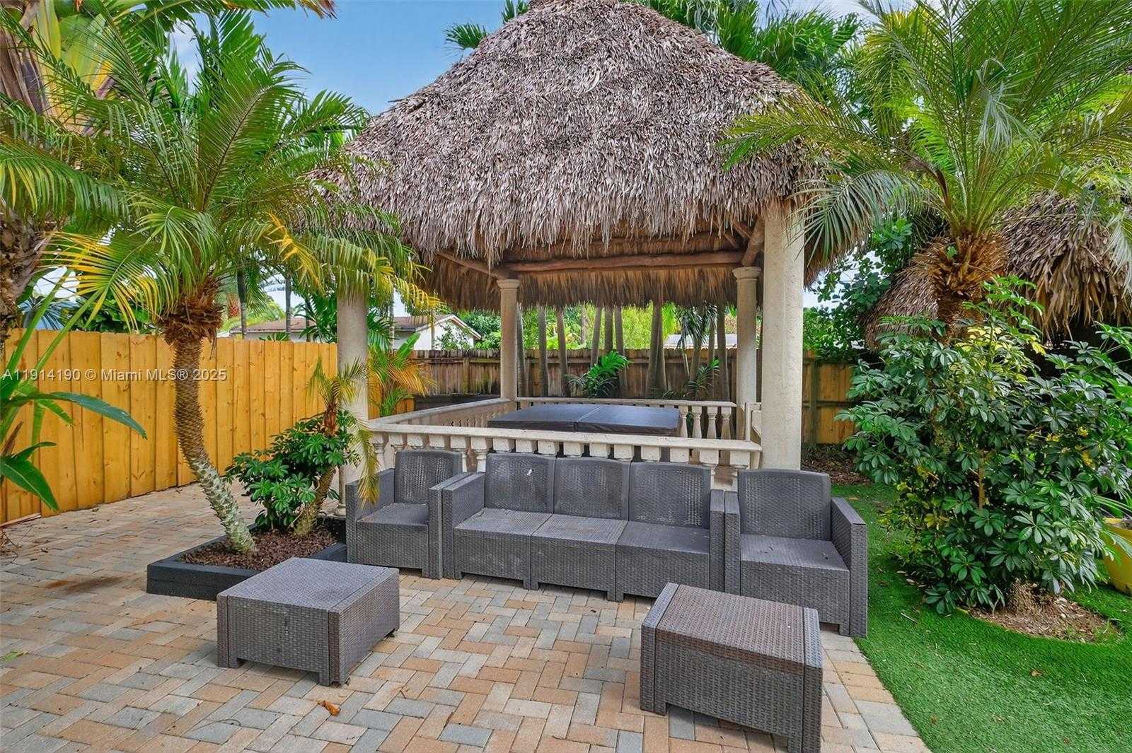 Small Image of 465 NORTH WEST 153RD ST, Miami Number 35