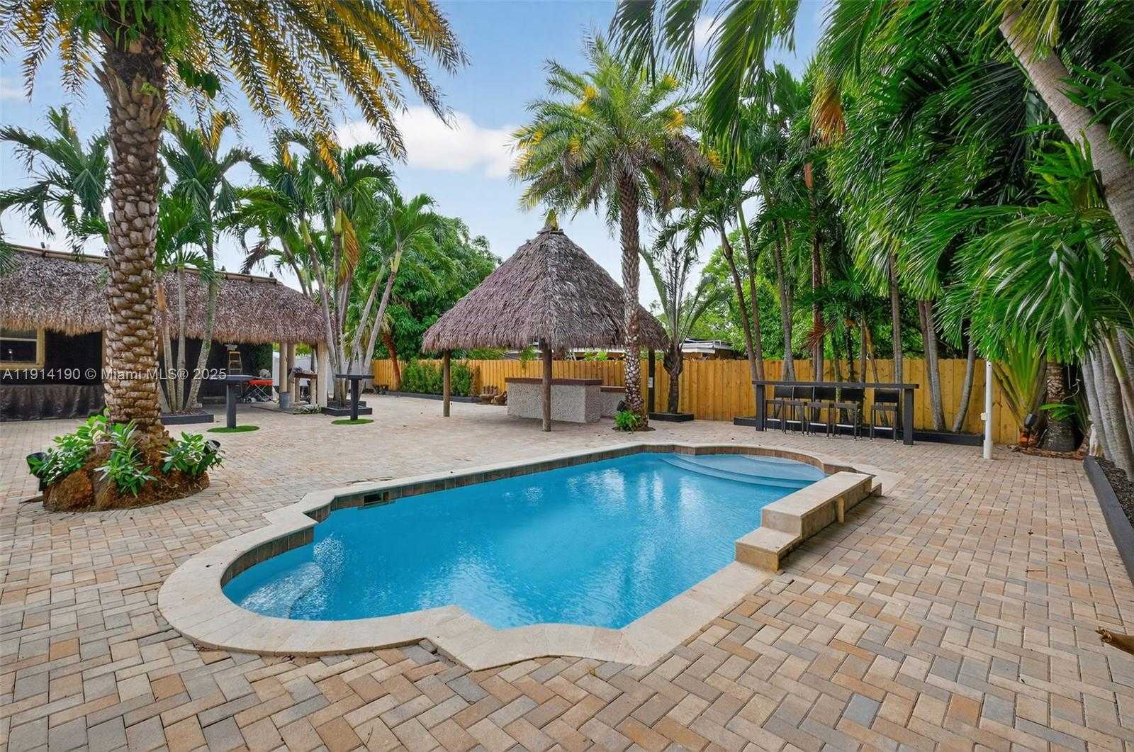 Small Image of 465 NORTH WEST 153RD ST, Miami Number 36