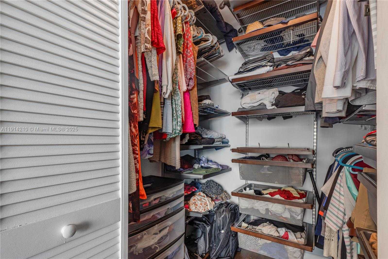 Small Image of 335 Biscayne Blvd, Miami, FL 33132, USA Number 16