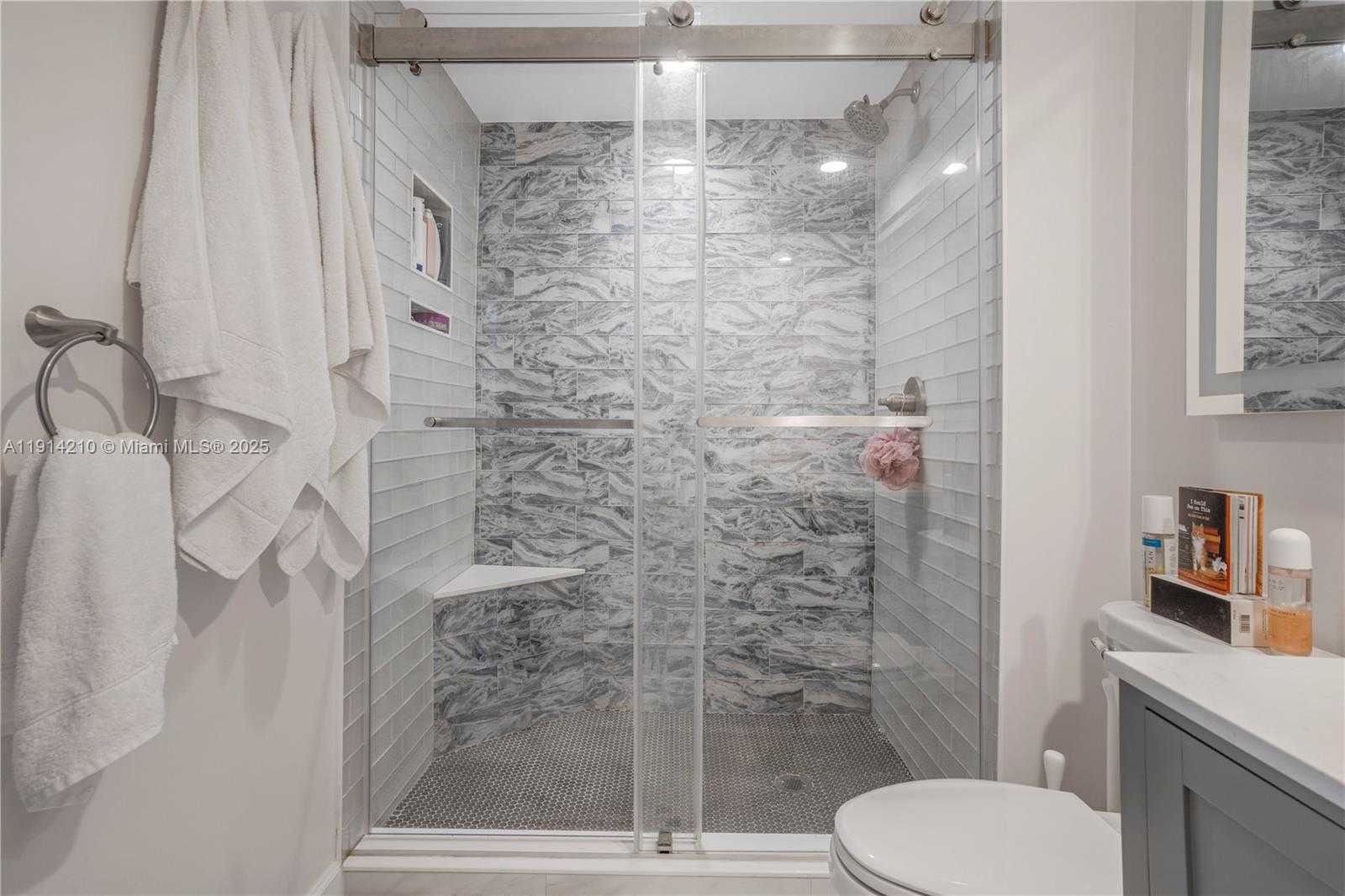 Small Image of 335 Biscayne Blvd, Miami, FL 33132, USA Number 19