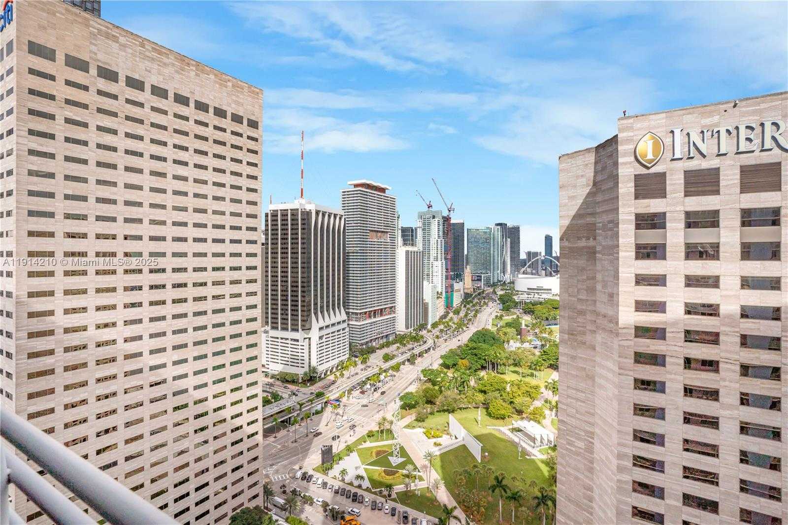 Small Image of 335 Biscayne Blvd, Miami, FL 33132, USA Number 25