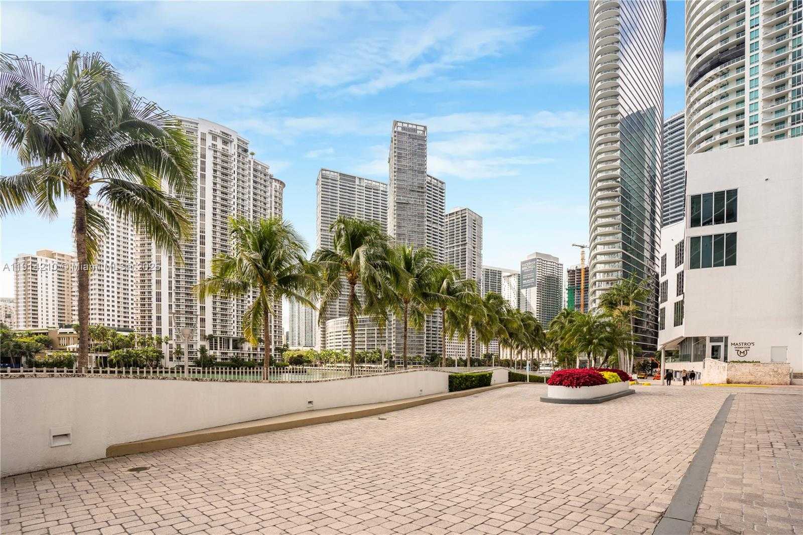 Small Image of 335 Biscayne Blvd, Miami, FL 33132, USA Number 27