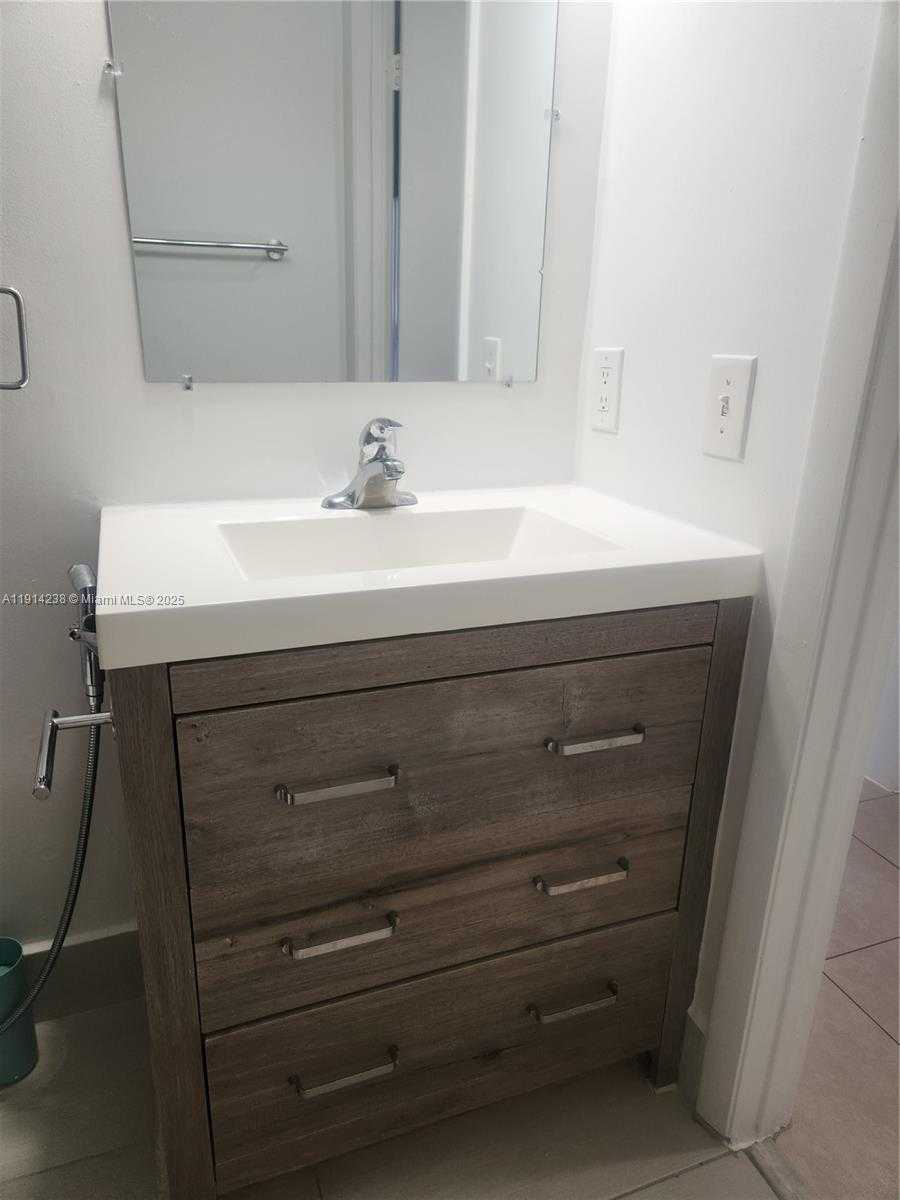 Small Image of 18880 NORTH WEST 57TH AVE #105, Hialeah Number 14