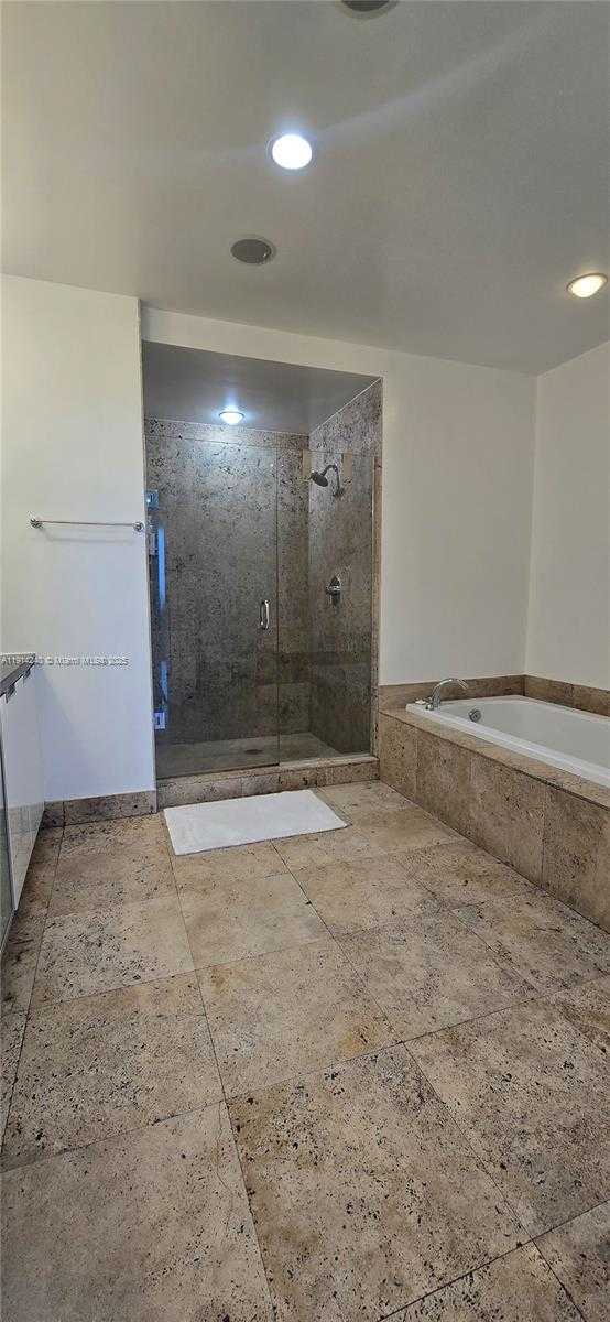 Small Image of 7901 HISPANOLA AVE #607, North Bay Village Number 15