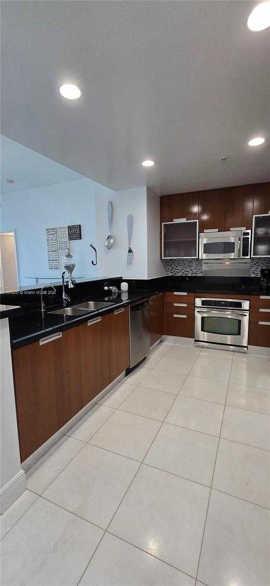 Small Image of 7901 HISPANOLA AVE #607, North Bay Village Number 8