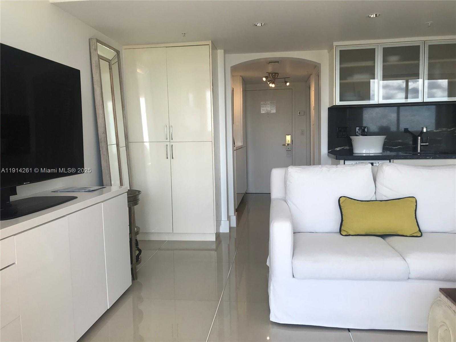 Small Image of 2951 SOUTH BAYSHORE DR #904, Miami Number 15