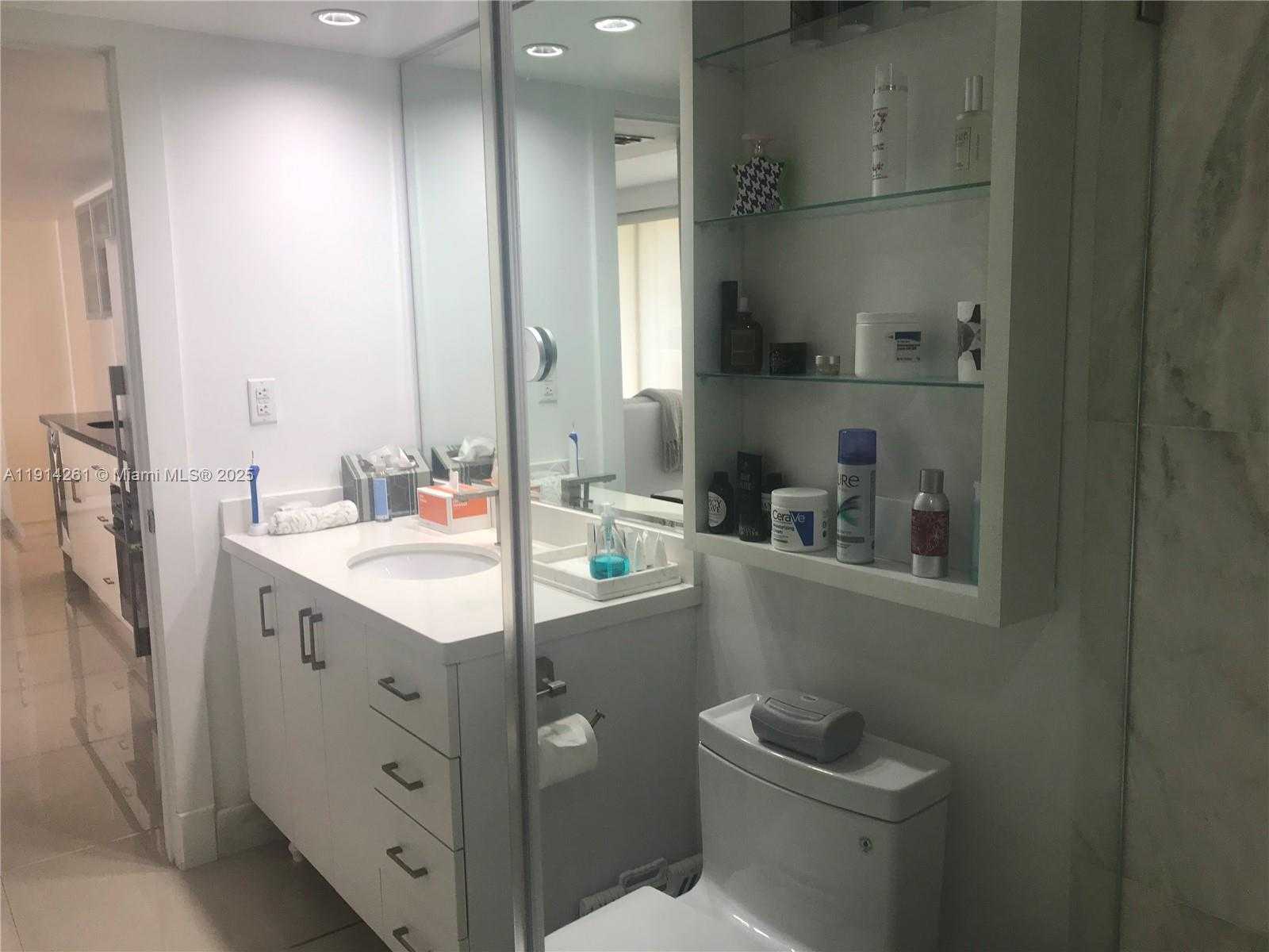 Small Image of 2951 SOUTH BAYSHORE DR #904, Miami Number 20