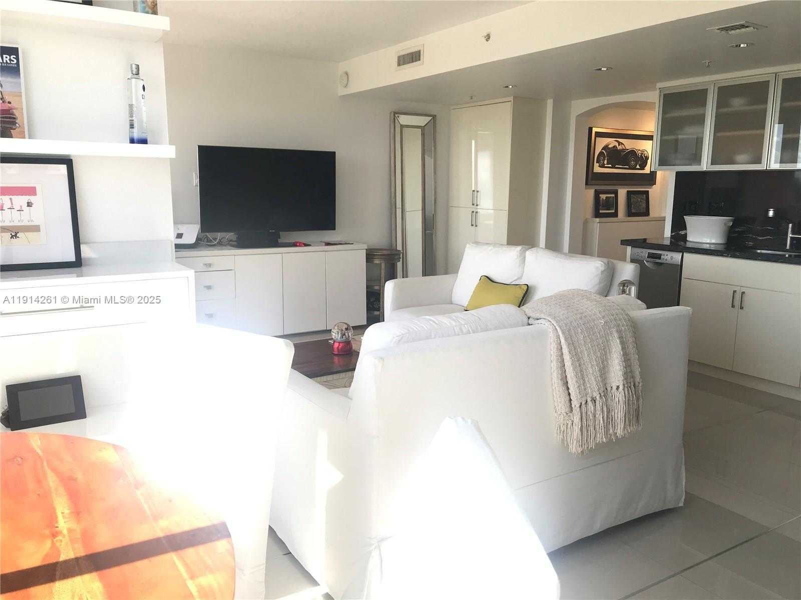 Small Image of 2951 SOUTH BAYSHORE DR #904, Miami Number 26