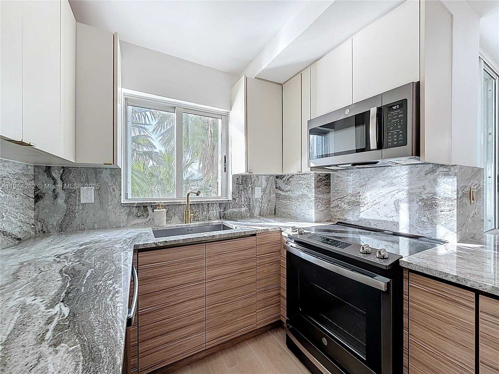 Small Image of 5900 COLLINS AVE #508, Miami Beach Number 12