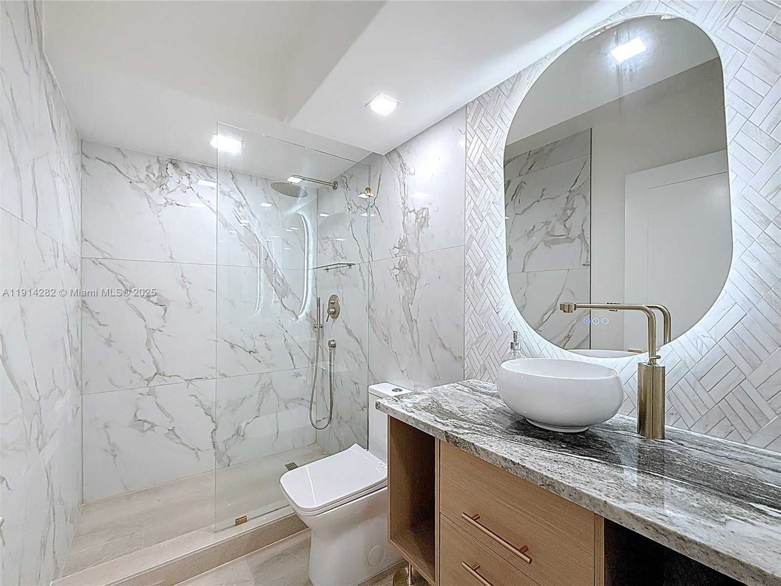 Small Image of 5900 COLLINS AVE #508, Miami Beach Number 26