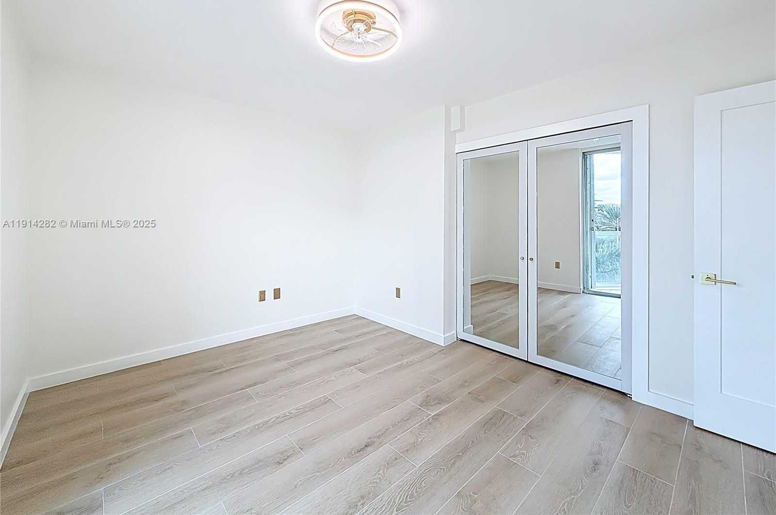 Small Image of 5900 COLLINS AVE #508, Miami Beach Number 27